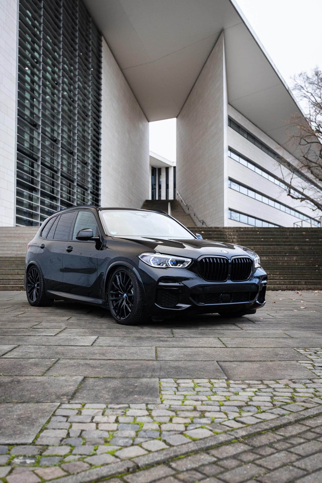 Tiefergelegter BMW X5 mit Vektor Air Luftfedermodul